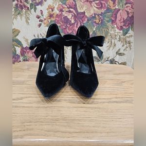 Women's Ann Taylor Factory Black Velvet Pumps With Velvet Bow 7.5